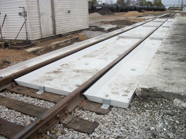 80 Foot Rail Containment