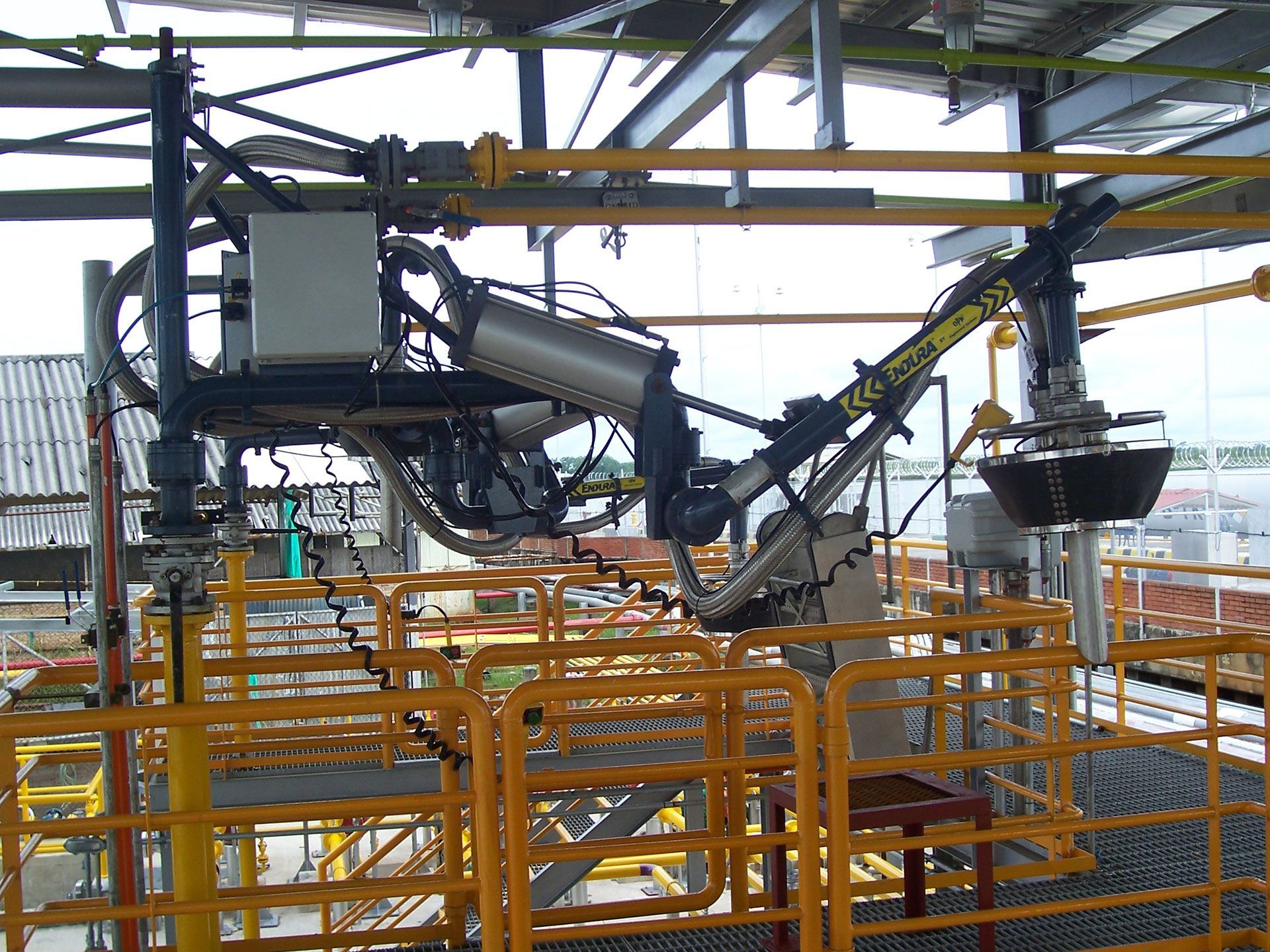 Pneumatic with SST Tapered Cone with Viton - 100_2931