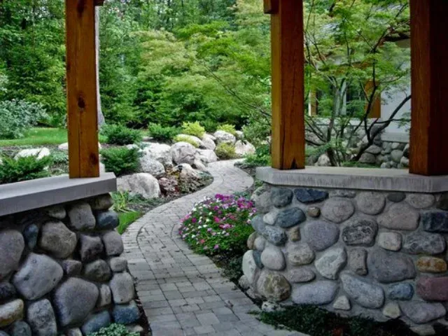local landscaping contractors in troy mi