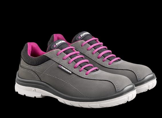 Zapatos de trabajo grises con cordones y detalles rosas sobre fondo negro.