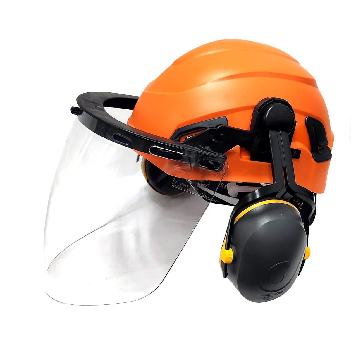 Casco de seguridad naranja con pantalla facial y protección auditiva.