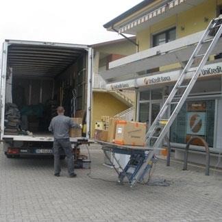 mobile protetto durante il trasloco