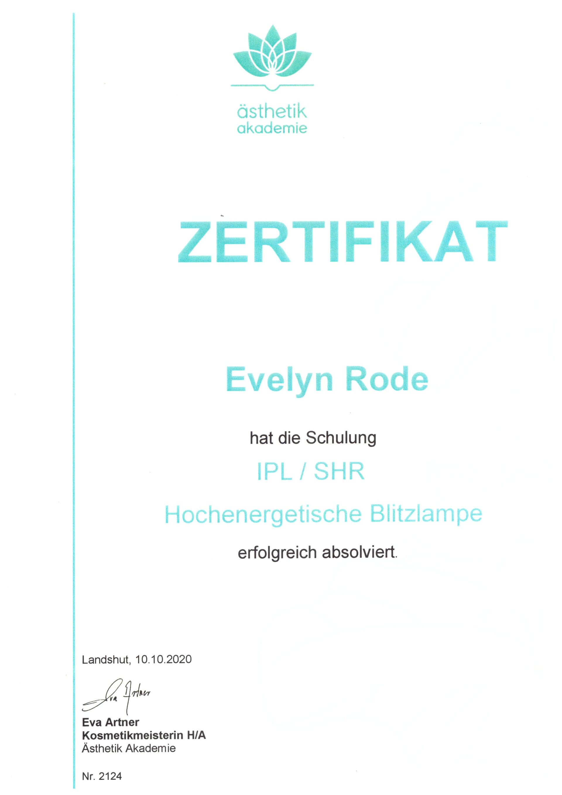 Eine Urkunde für Evelyn Rode liegt auf weißem Grund.