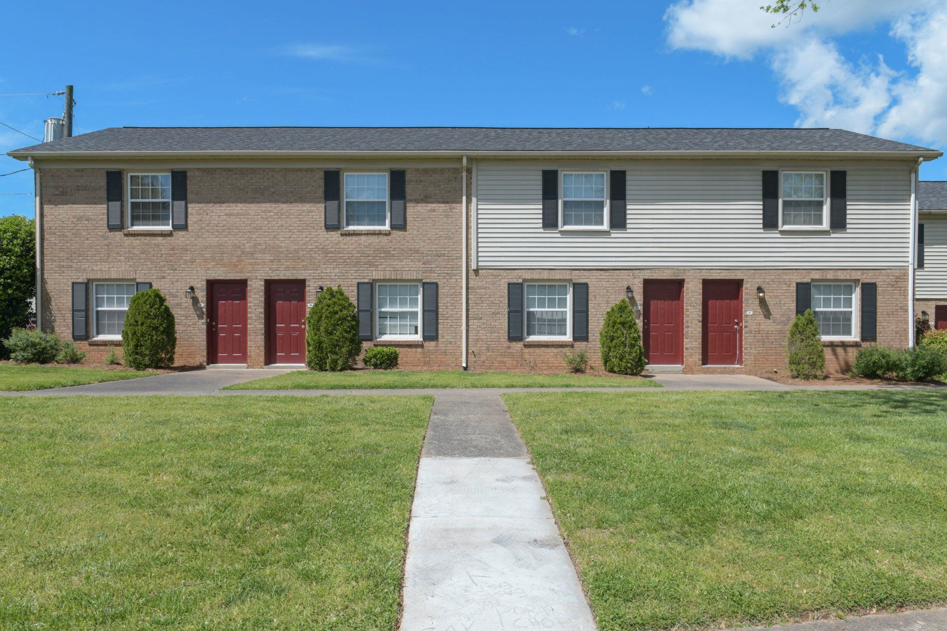 Exterior | Sharon Pines Apartment Homes