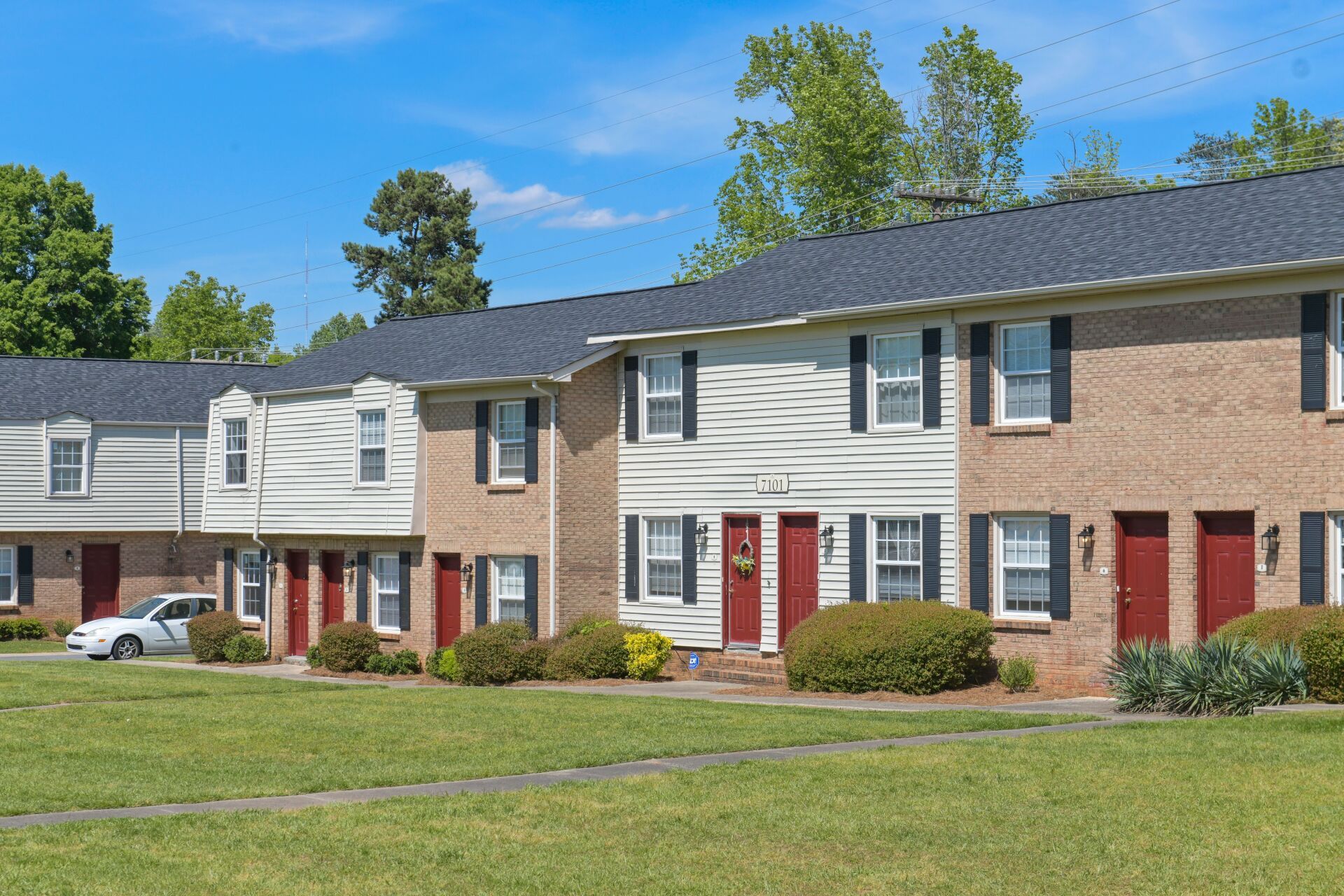 Exterior | Sharon Pines Apartment Homes'