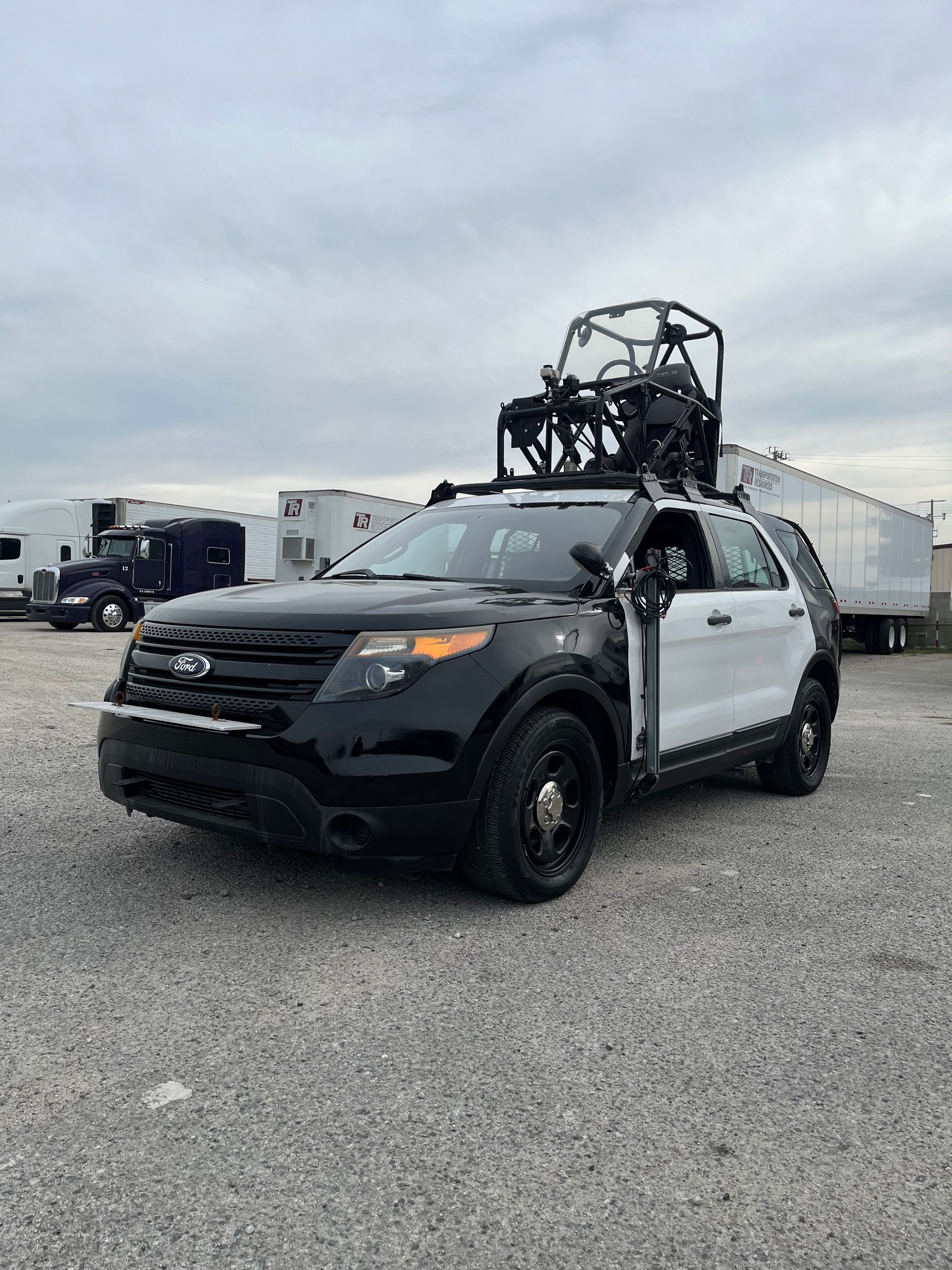pod rigs installed in black and white car
