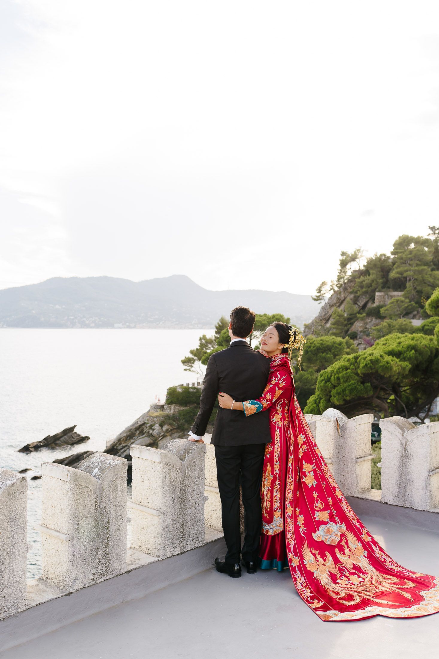 Bride and groom ceremony at Castello Canevaro Liguria during luxury wedding in Italy