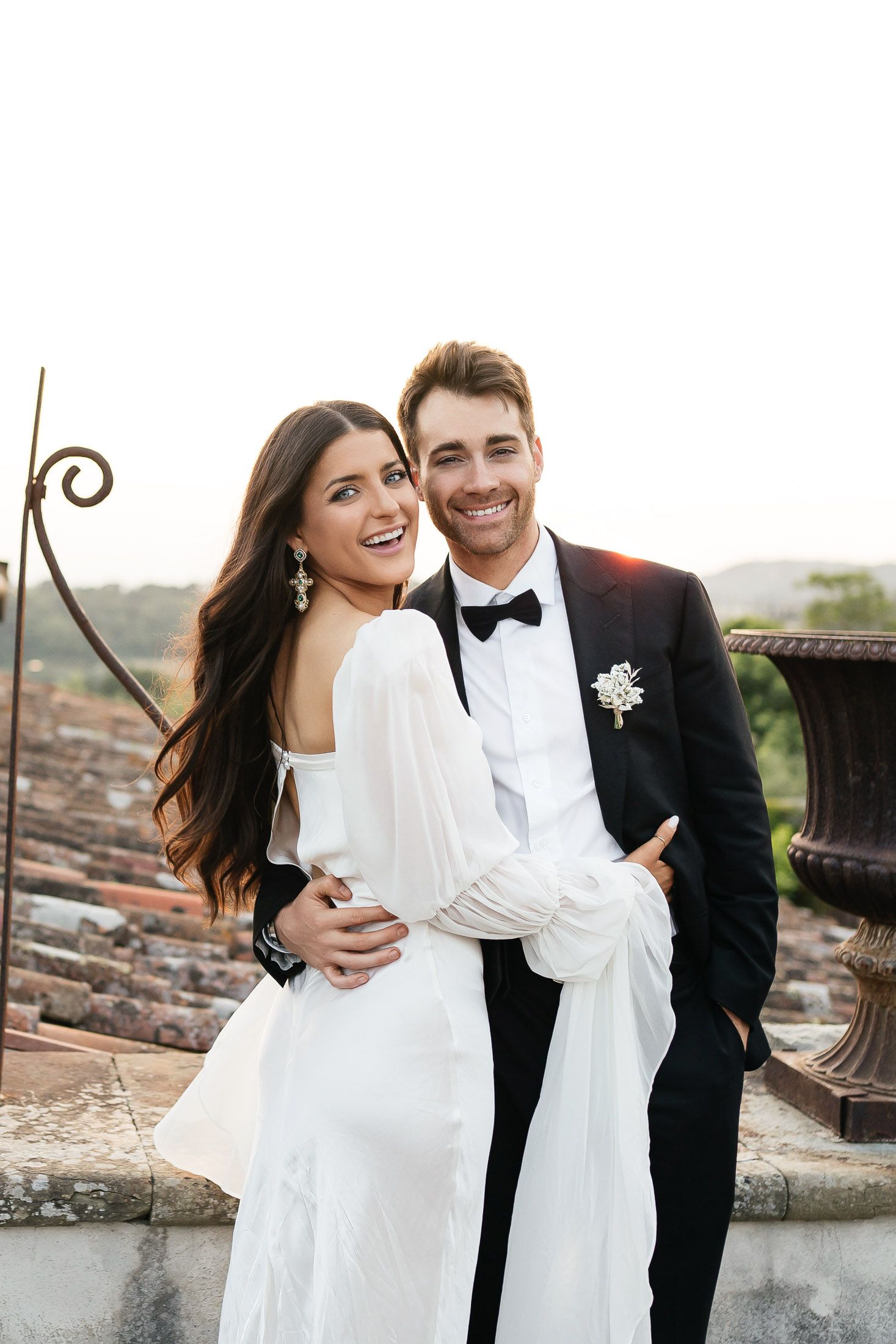 Wedding celebration at Villa di Maiano Tuscany with guests and couple