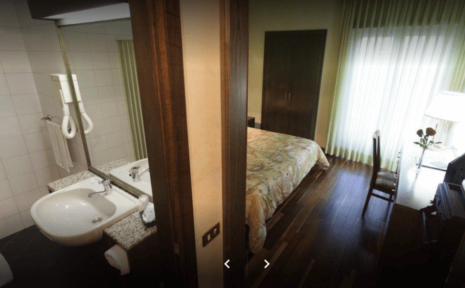 Camera con bagno