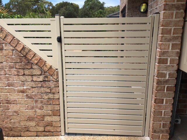 Cream Gate 2 — Fencing in Port Macquarie, NSW