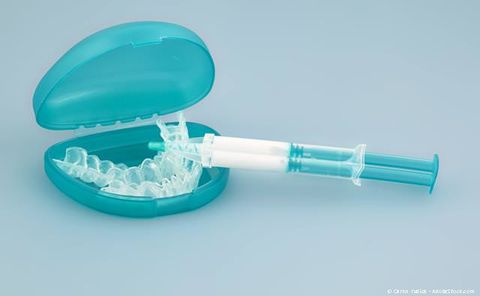 Home-Bleaching-Set mit von der Zahnarztpraxis individuell hergestellten Bleaching-Folien und einem professionellen Aufhellungs-Gel