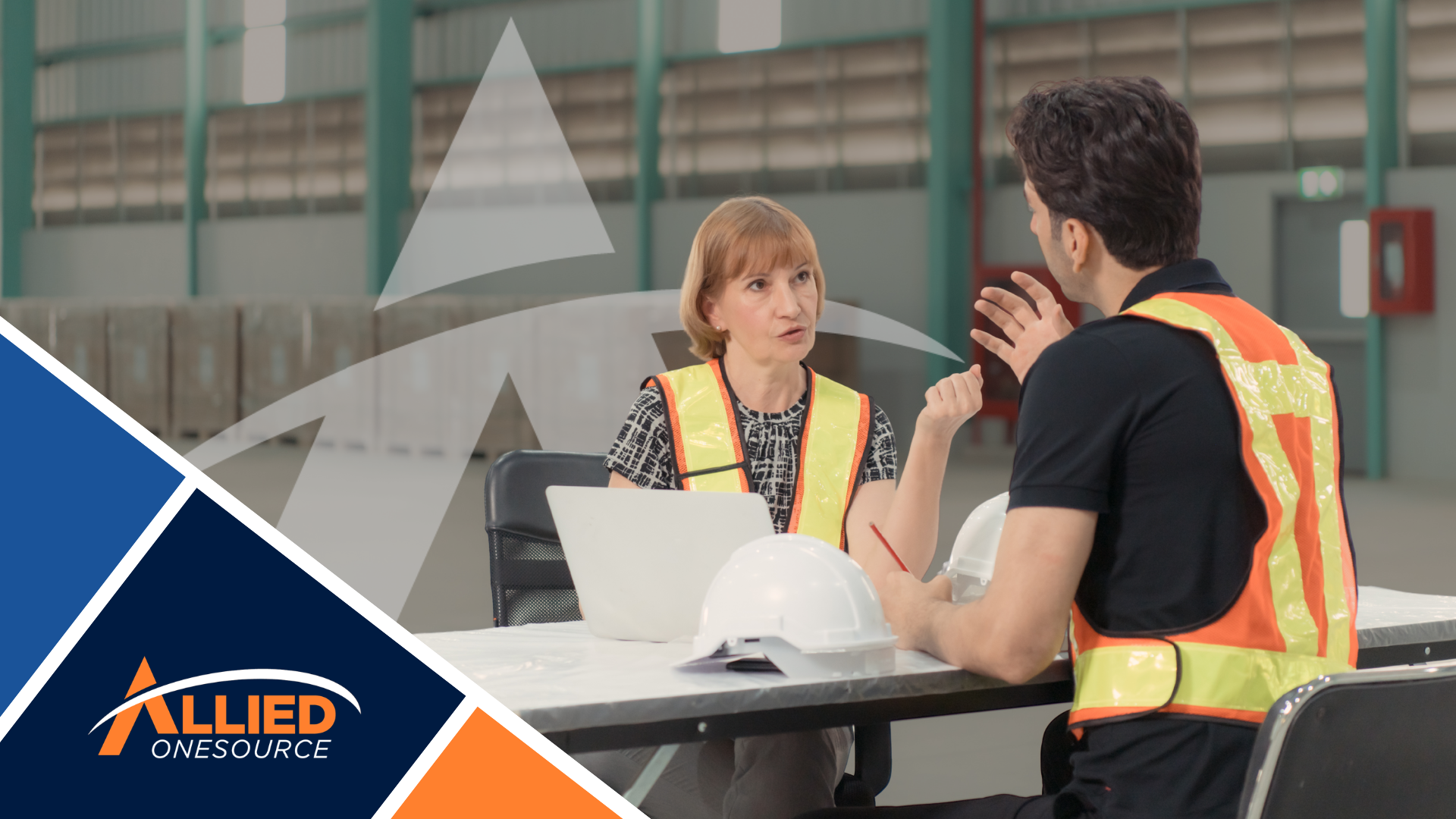 Warehouse interview tips in action during a conversation between a candidate and hiring manager