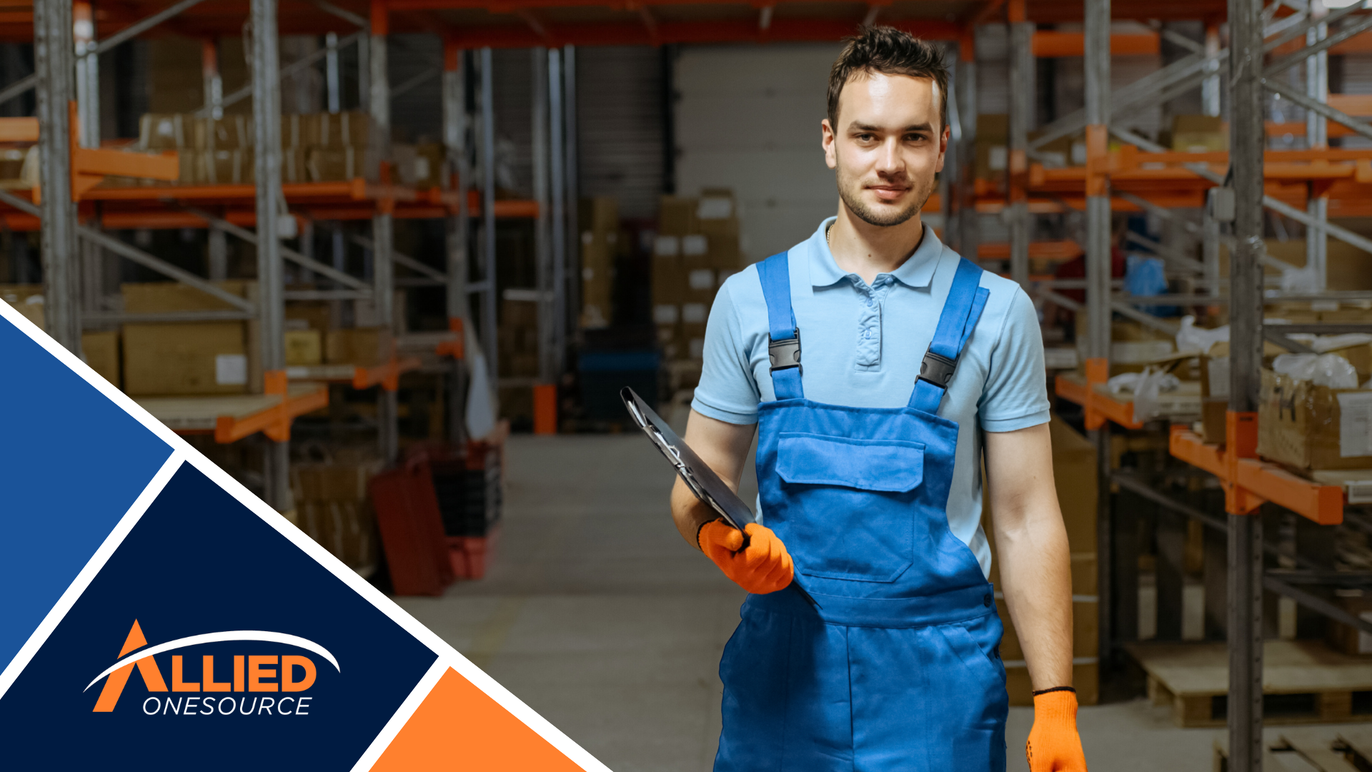 Warehouse worker with clipboard representing Q1 warehouse staffing trends in logistics operations