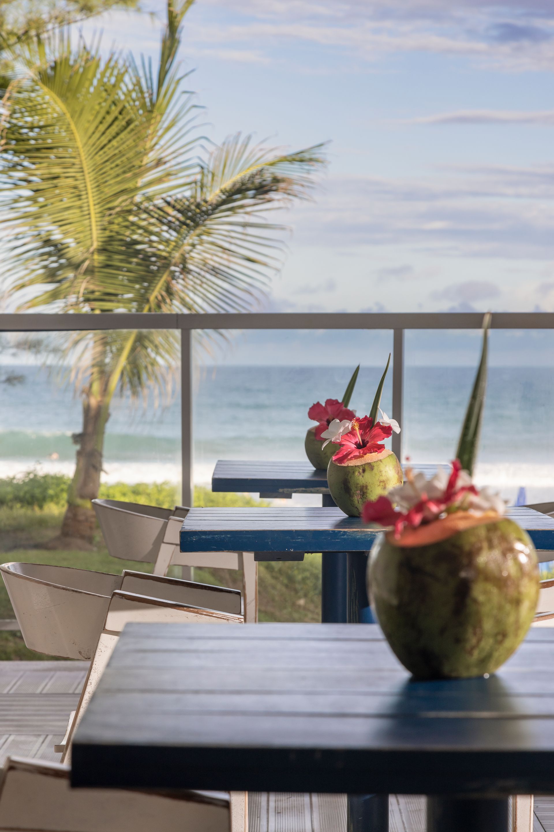 Drinks especiais a beira mar no Marupiara Resort