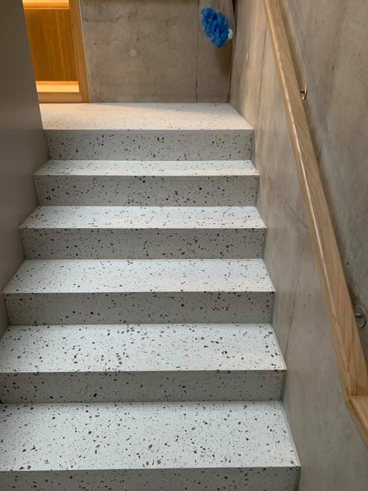 Treppe mit Fugen fertiggestellt