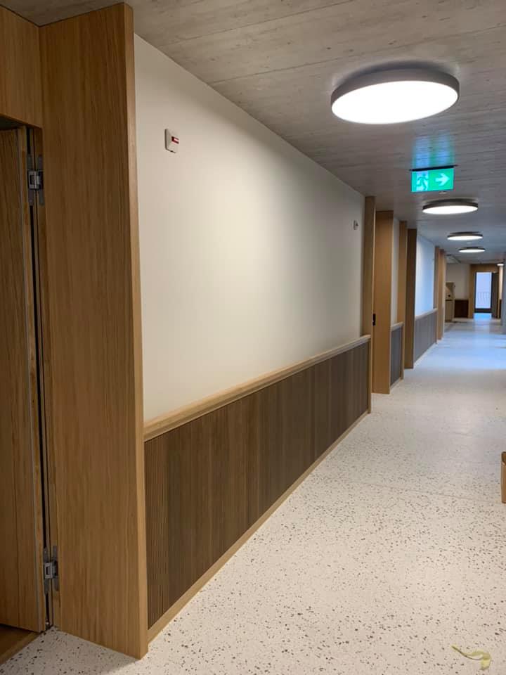 Korridor fertig mit Fugen