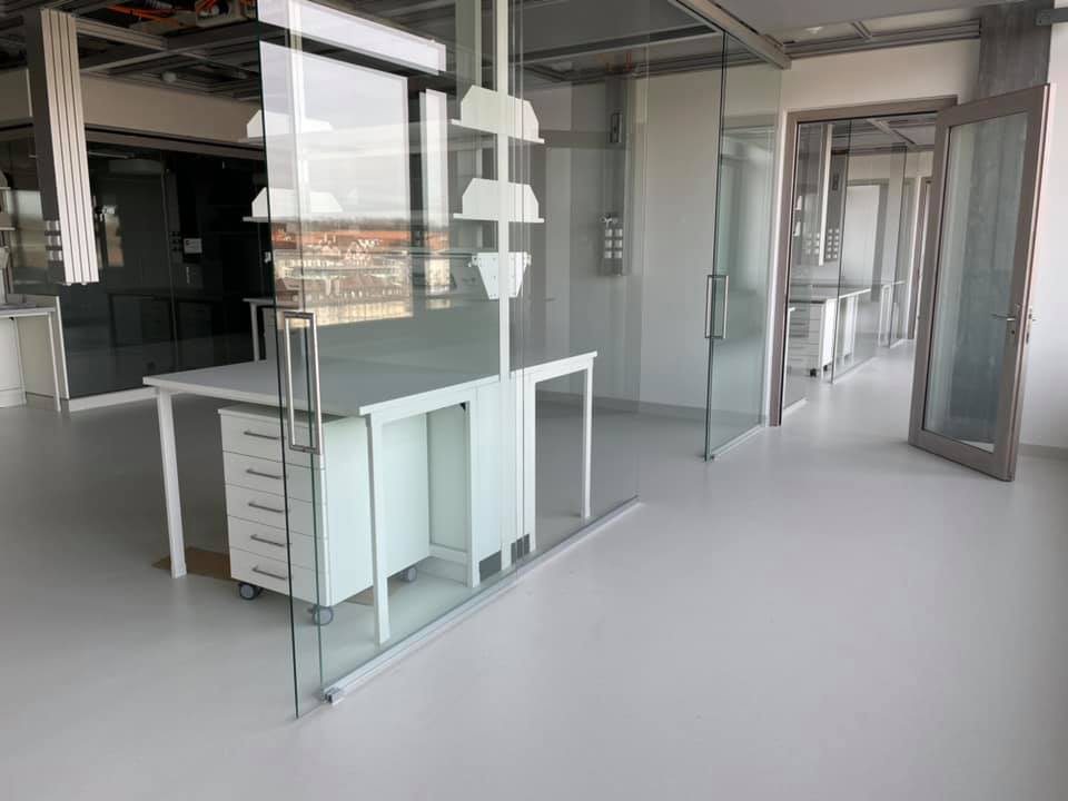 Eingerichtetes Labor