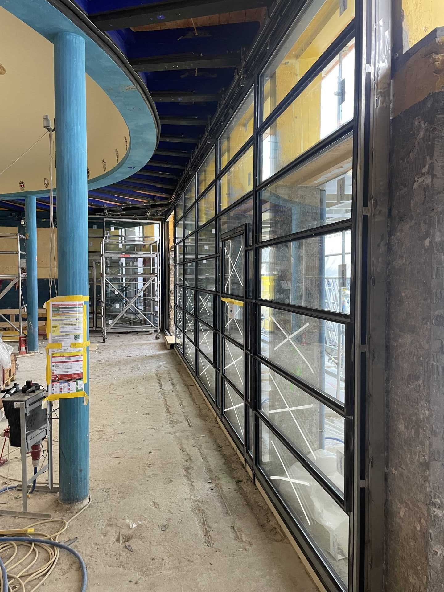 Große Fensterfront Gemeinschaftsraum