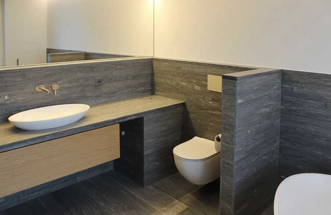 Modernes Badezimmer