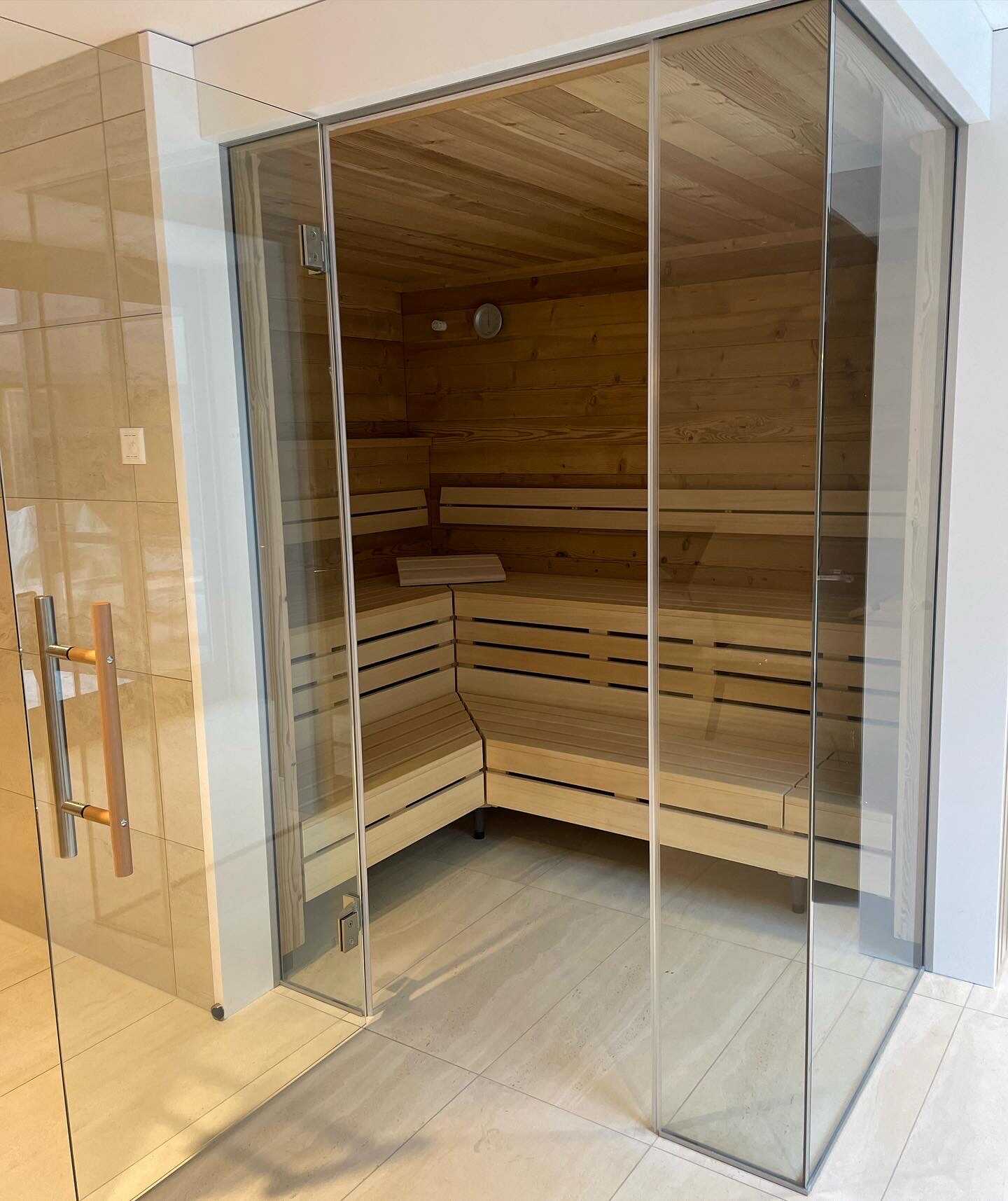 Italienische Dusche moderne Wandverkleidung