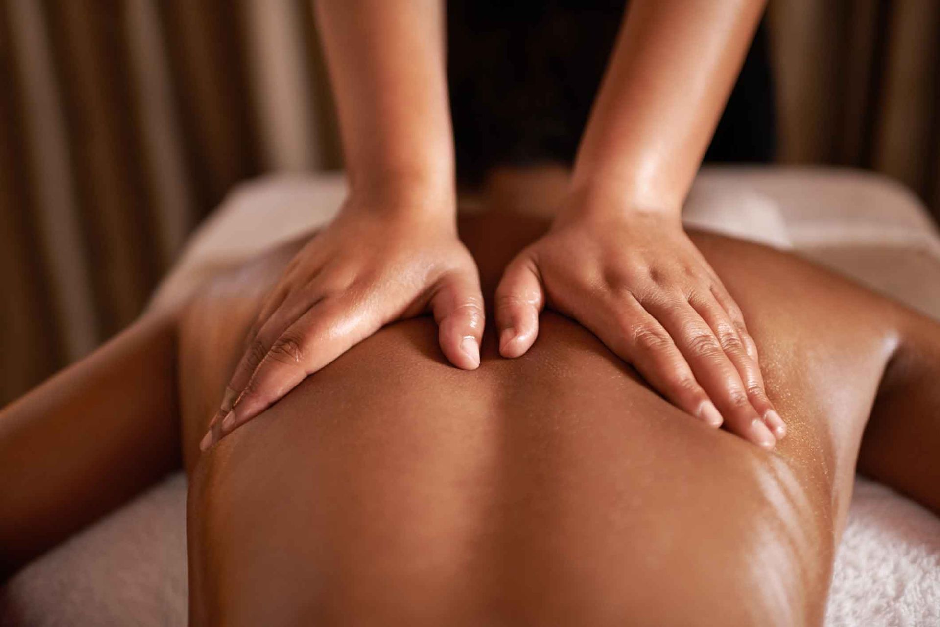 Young Woman Enjoying A Relaxing Massage – Coral Springs, FL - Life In Motion Bodyworks and Aesthetics