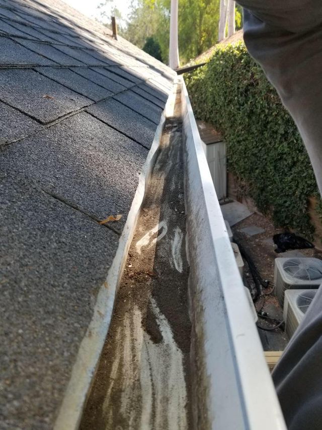 Gutter Cleaning Services in Hutto TX