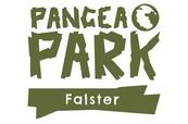 Logoet for pangaea park i falster er grønt og hvidt.