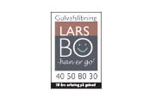 Logoet for lars bo har et smiley ansigt på