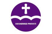 En blå cirkel med et hvidt kryds og ordene odsherred provsti på.