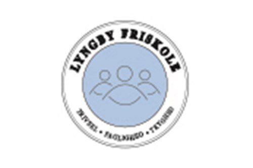 Et logo for lyngby friskole med en gruppe mennesker i rundkreds