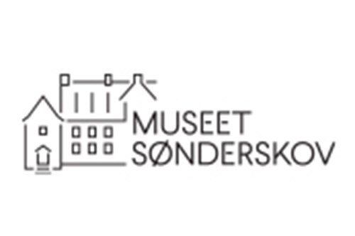 Et sort/hvidt logo til museet sonderskov