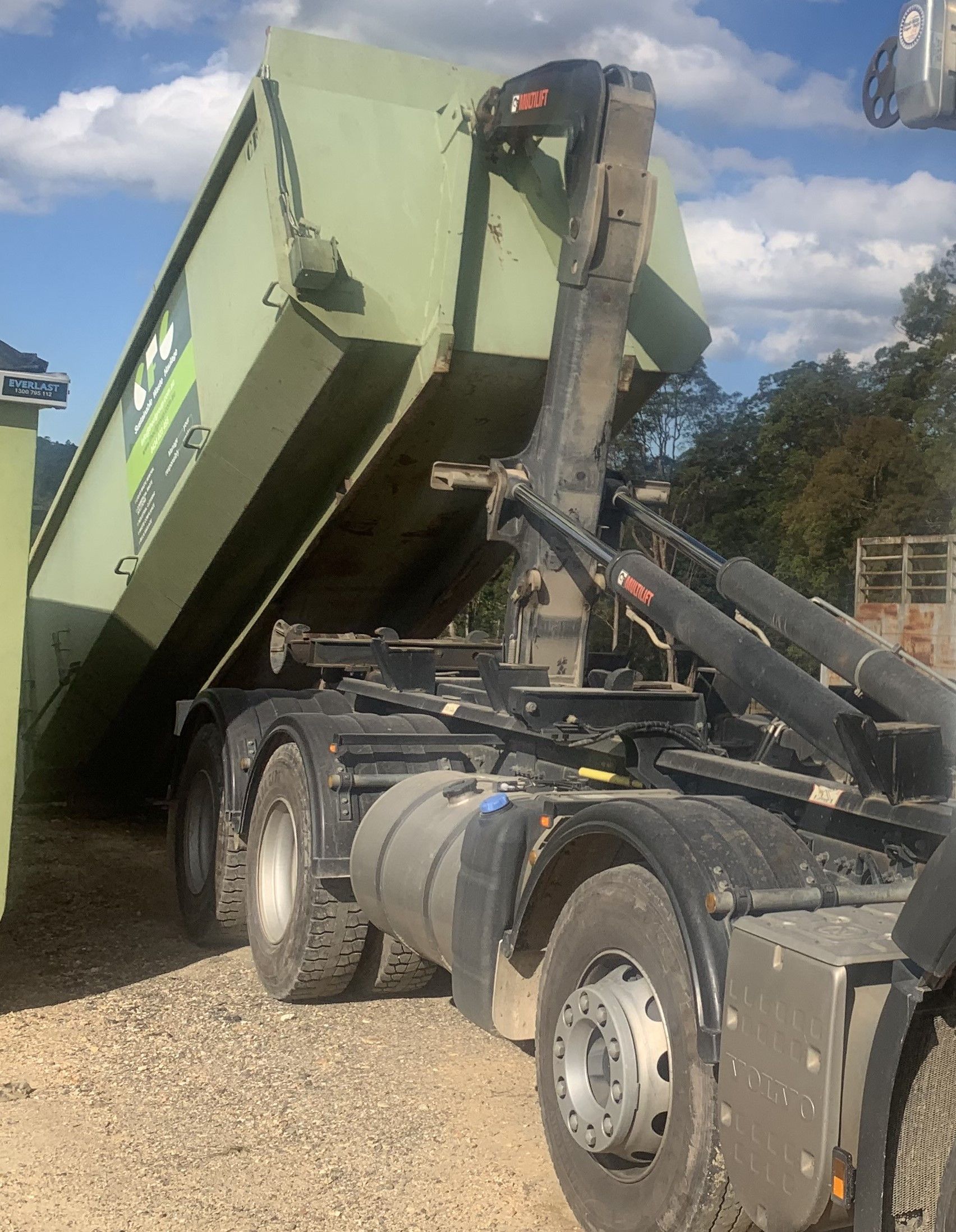 hook bin delivery — Waste Disposal in Murwillumbah, NSW