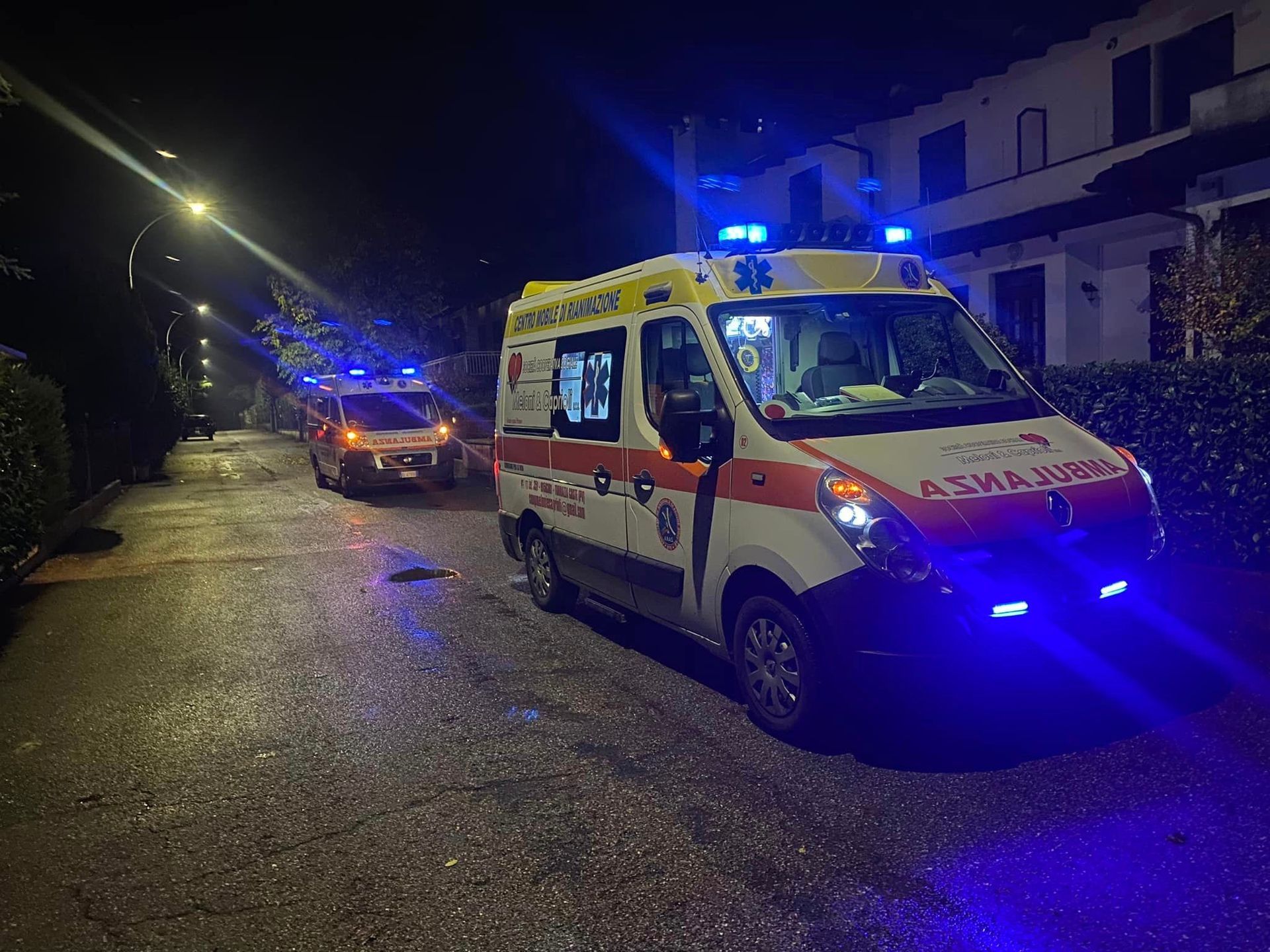 ambulanza per ricovero ospedaliero