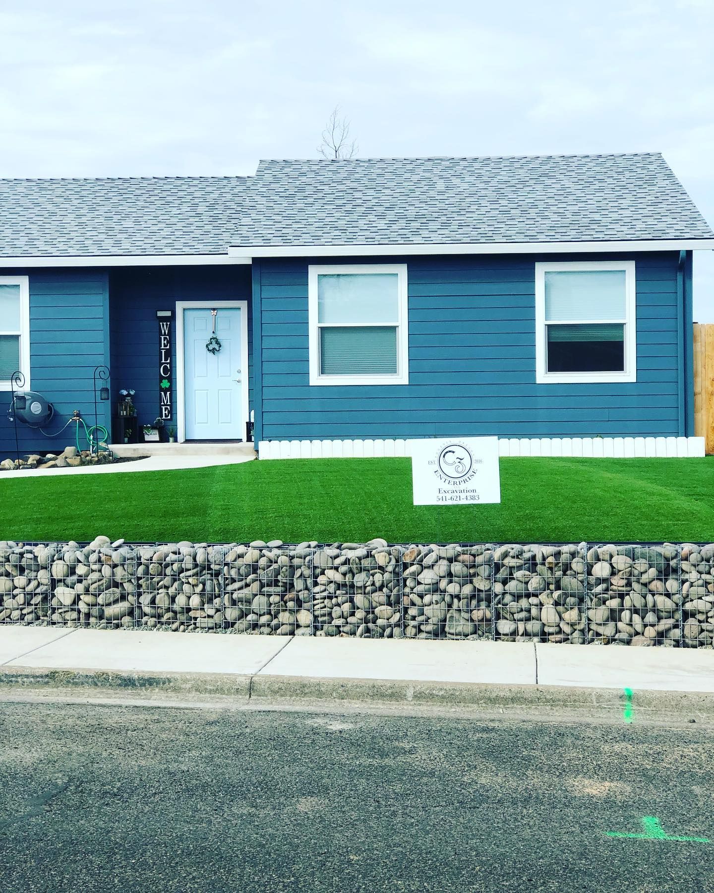 A retaining wall built by an excavation contractor in Talent, Oregon