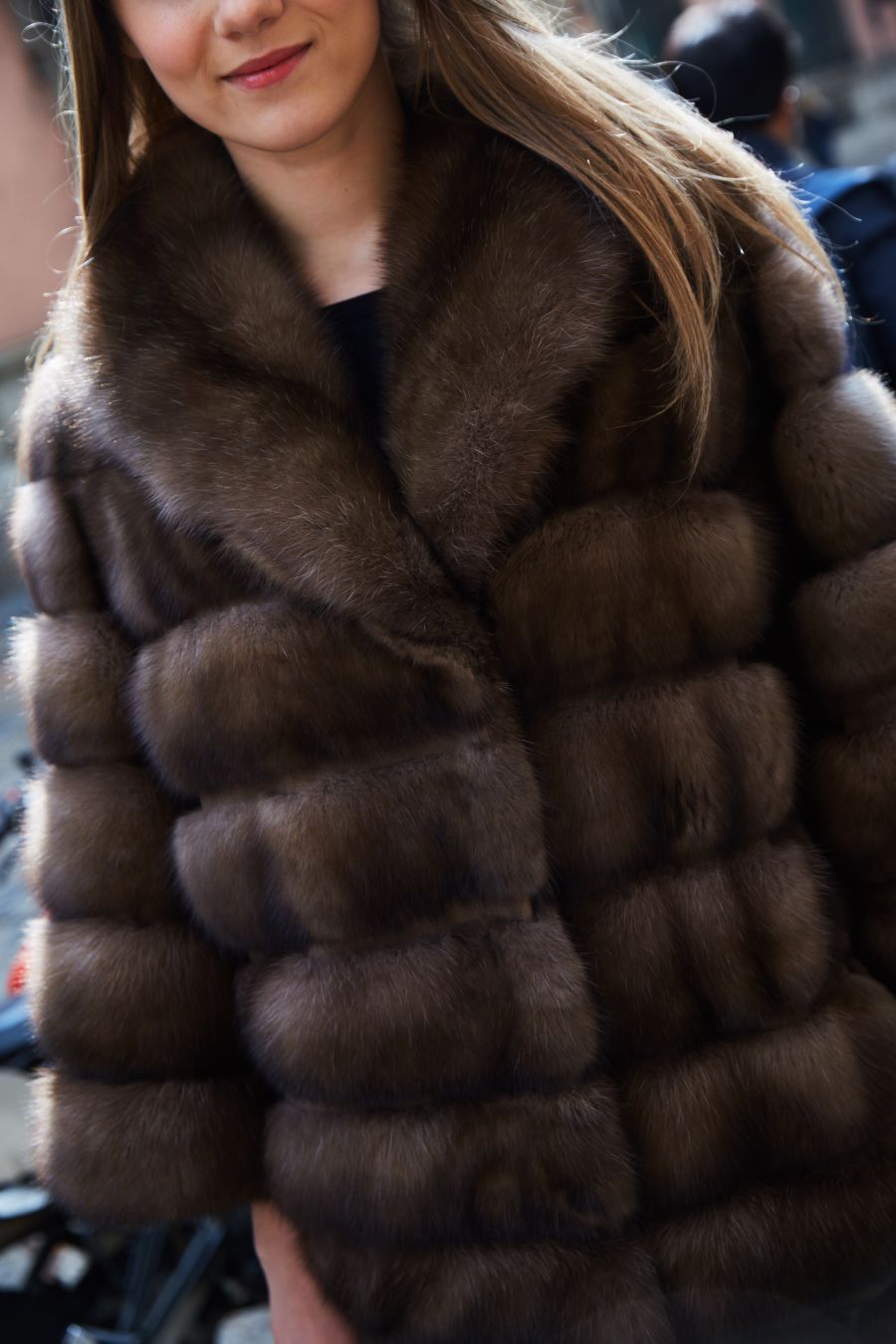 pelliccia in visone abbottonata