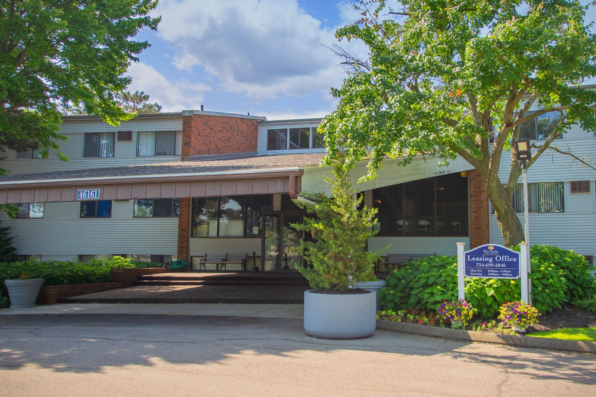 A large building with a sign that says ' lodge ' on it