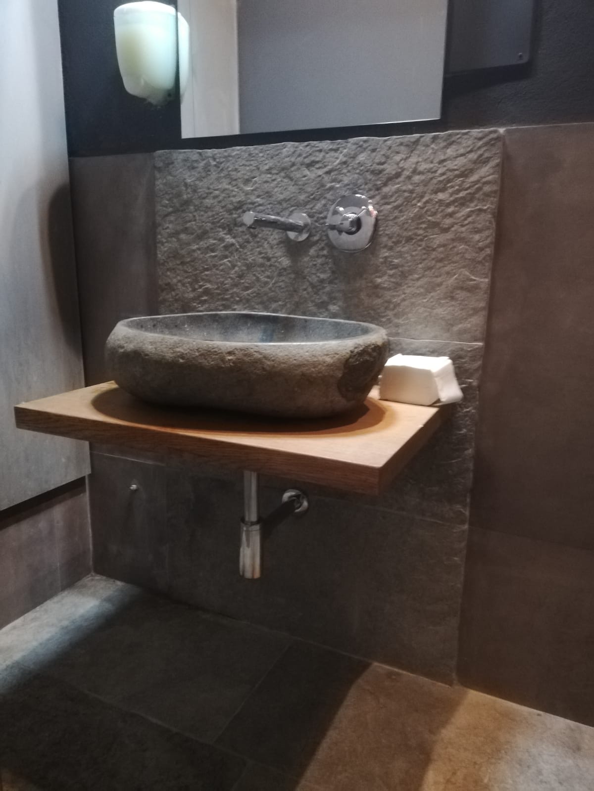 accessori per bagno pubblico