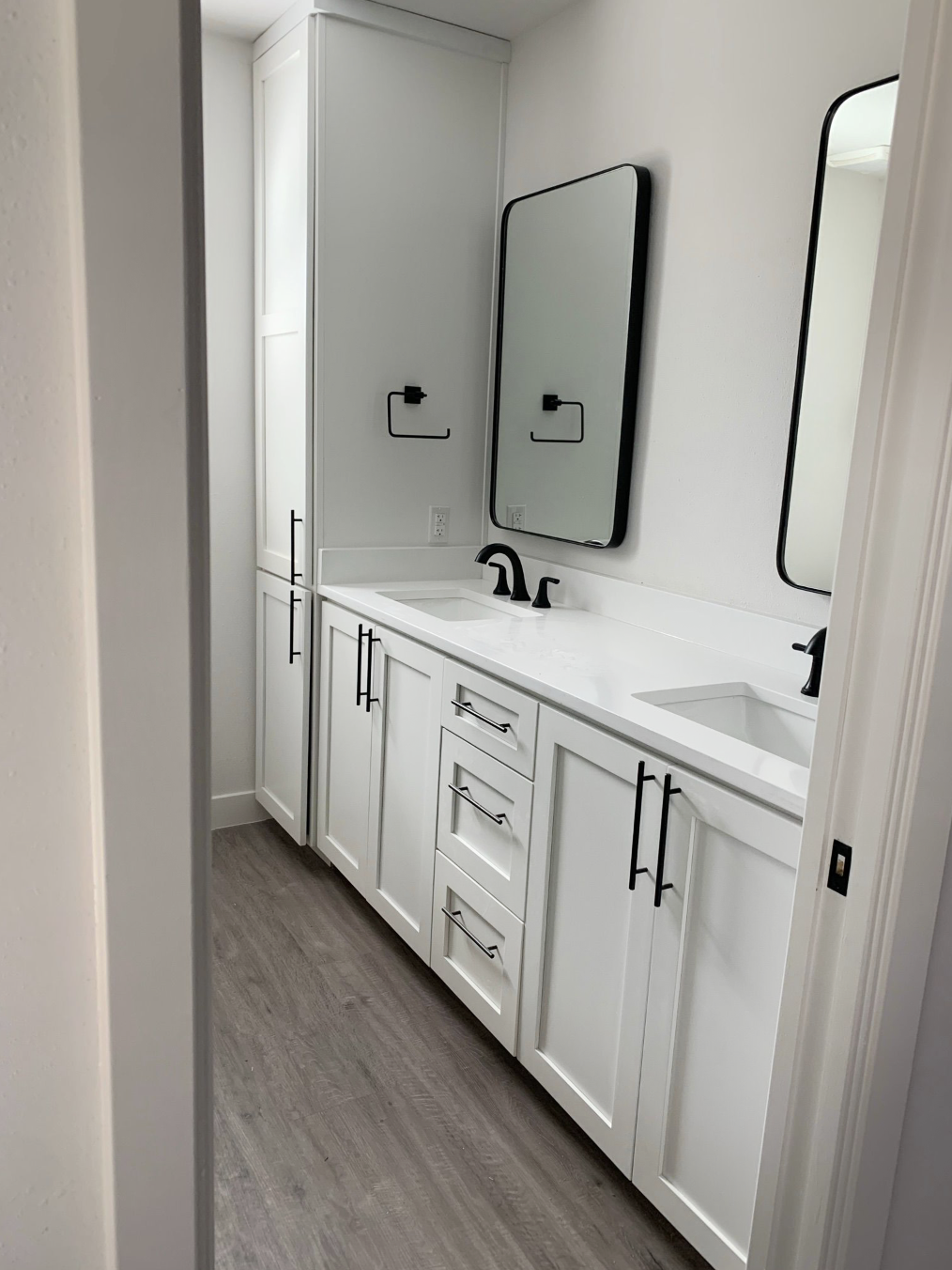 tailor made bathroom cabinets 