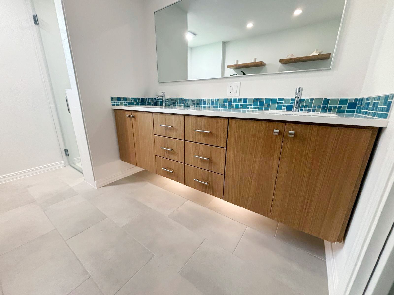 Refreshing design made by Gomez cabinets