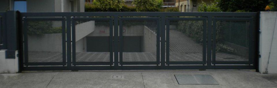 cancello con comando a distanza