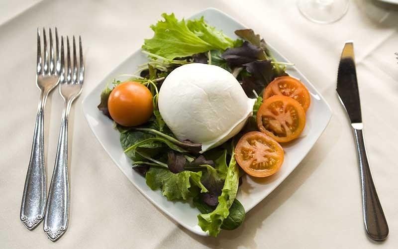 insalata e mozzarella di bufala