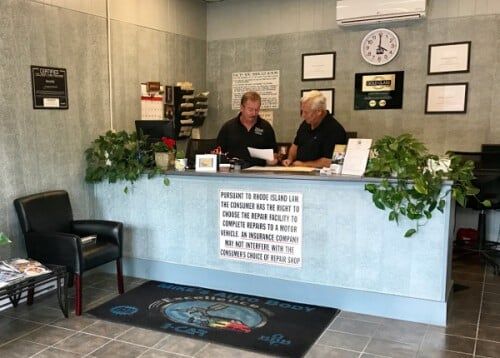 Front Desk - Mike's Auto Body - North Kingstown, RI