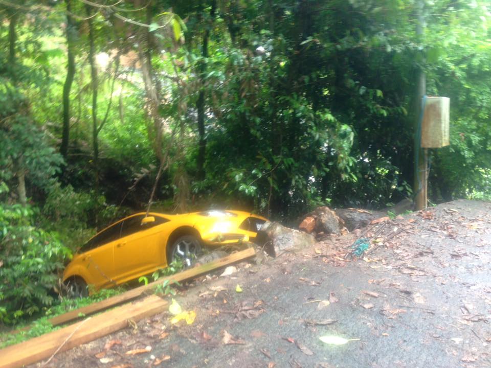 Yellow Car Off Road - Towing Services in Mount Sheridan, QLD