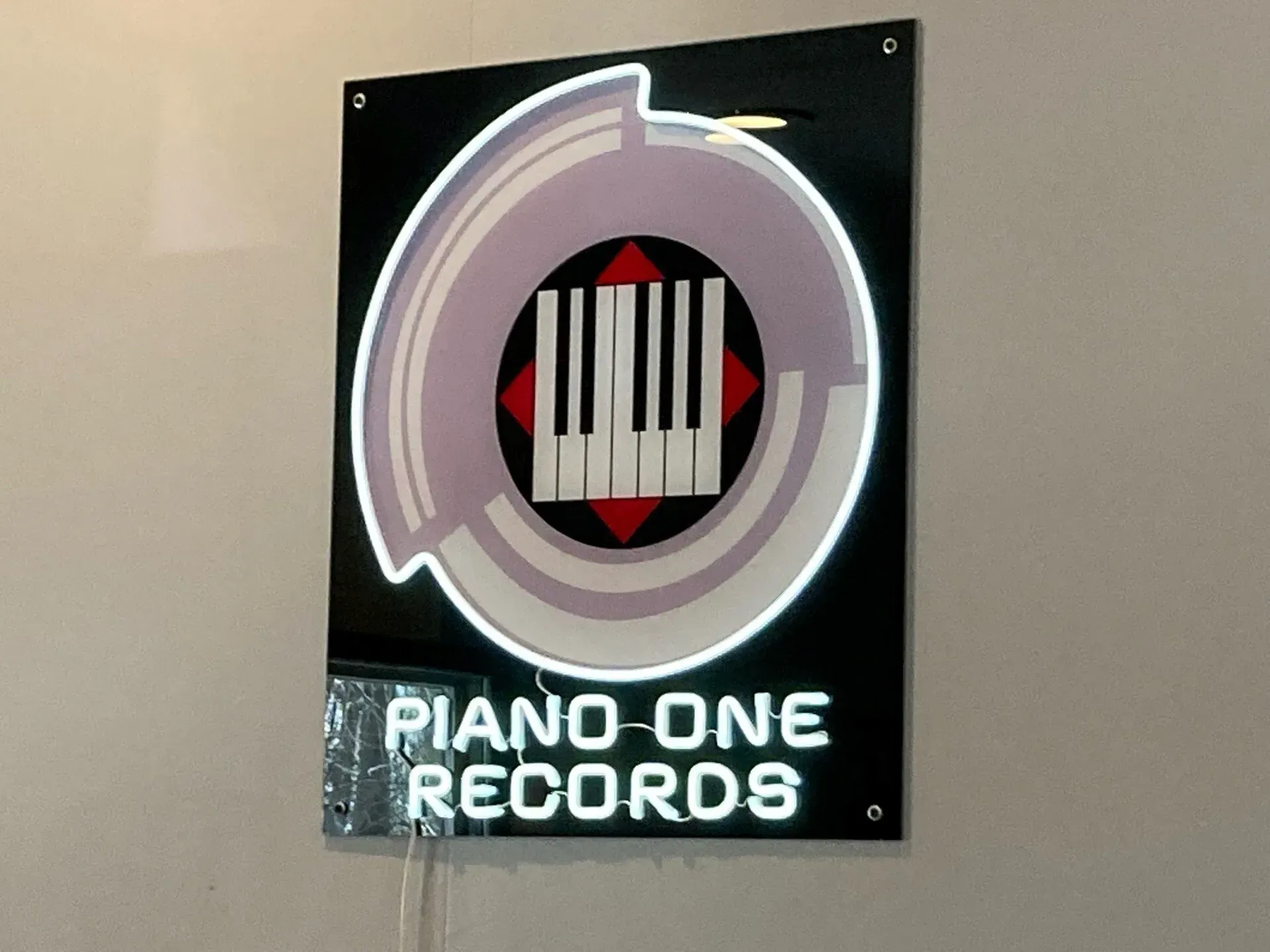 a logo that says piano one records on it