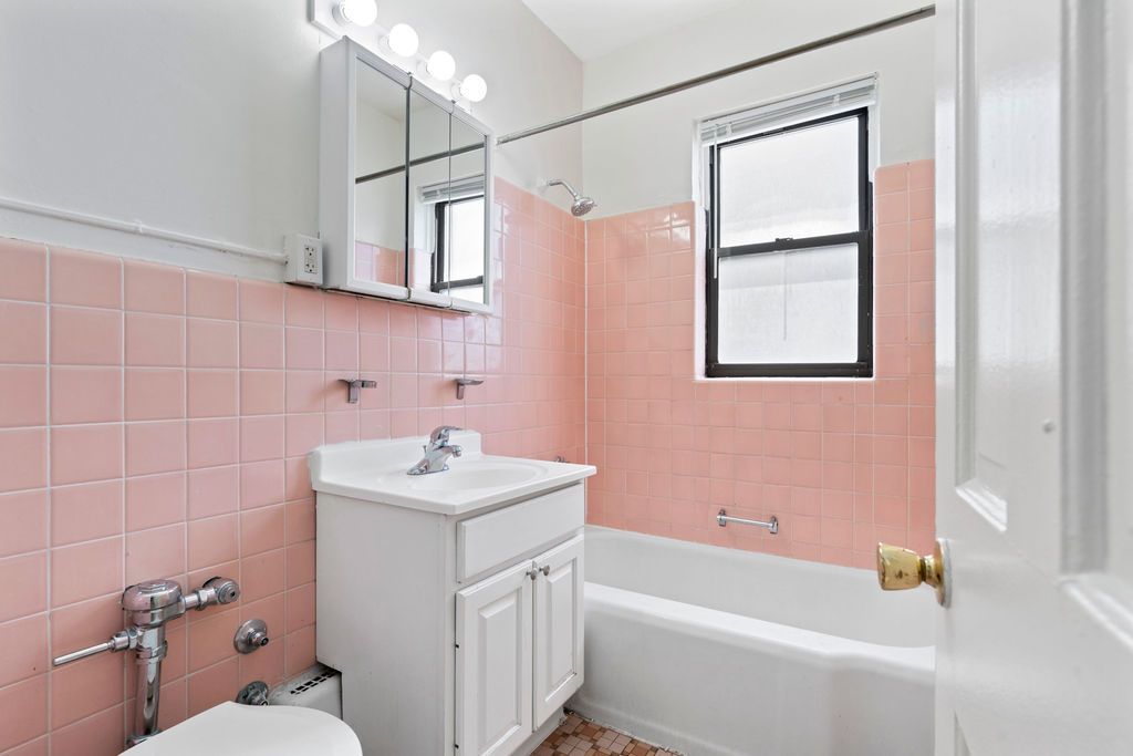 classic style pink bathroom