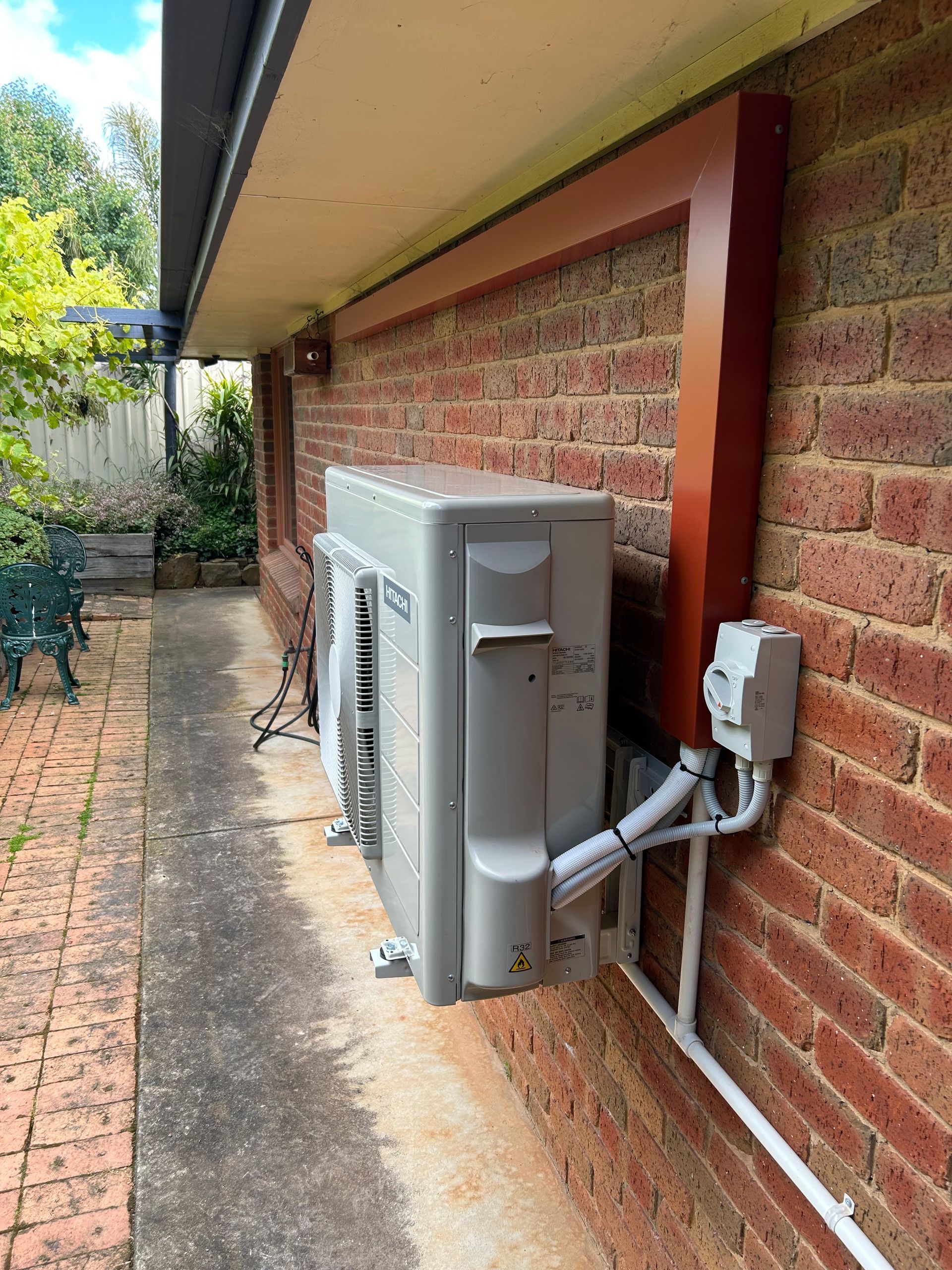 Hitachi Unit Mounted — Bendigo, VIC — Evolve Heating and Cooling