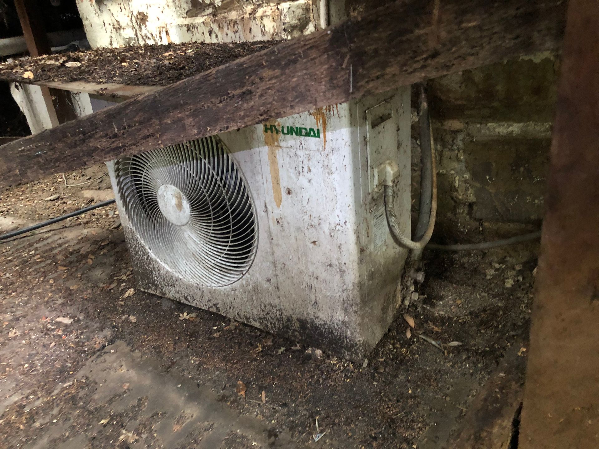 Dirty Unit — Bendigo, VIC — Evolve Heating and Cooling