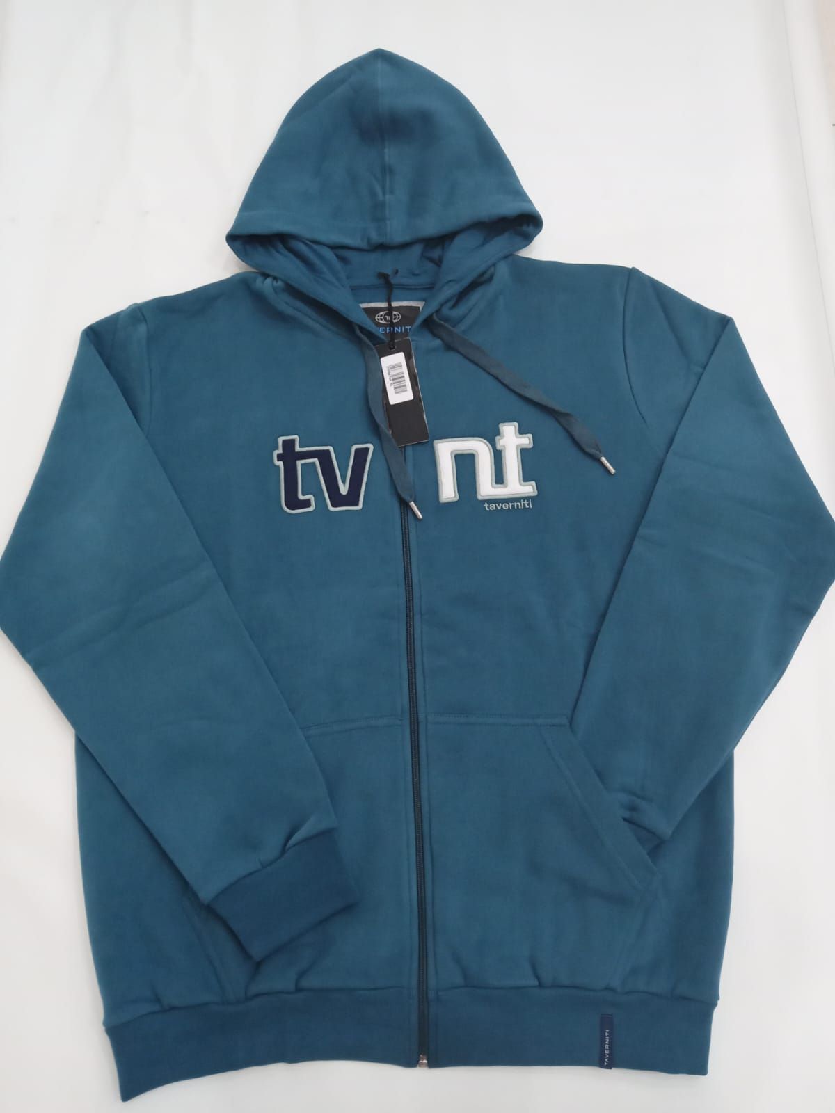 Sudadera con capucha y cremallera de color verde azulado, con el texto 
