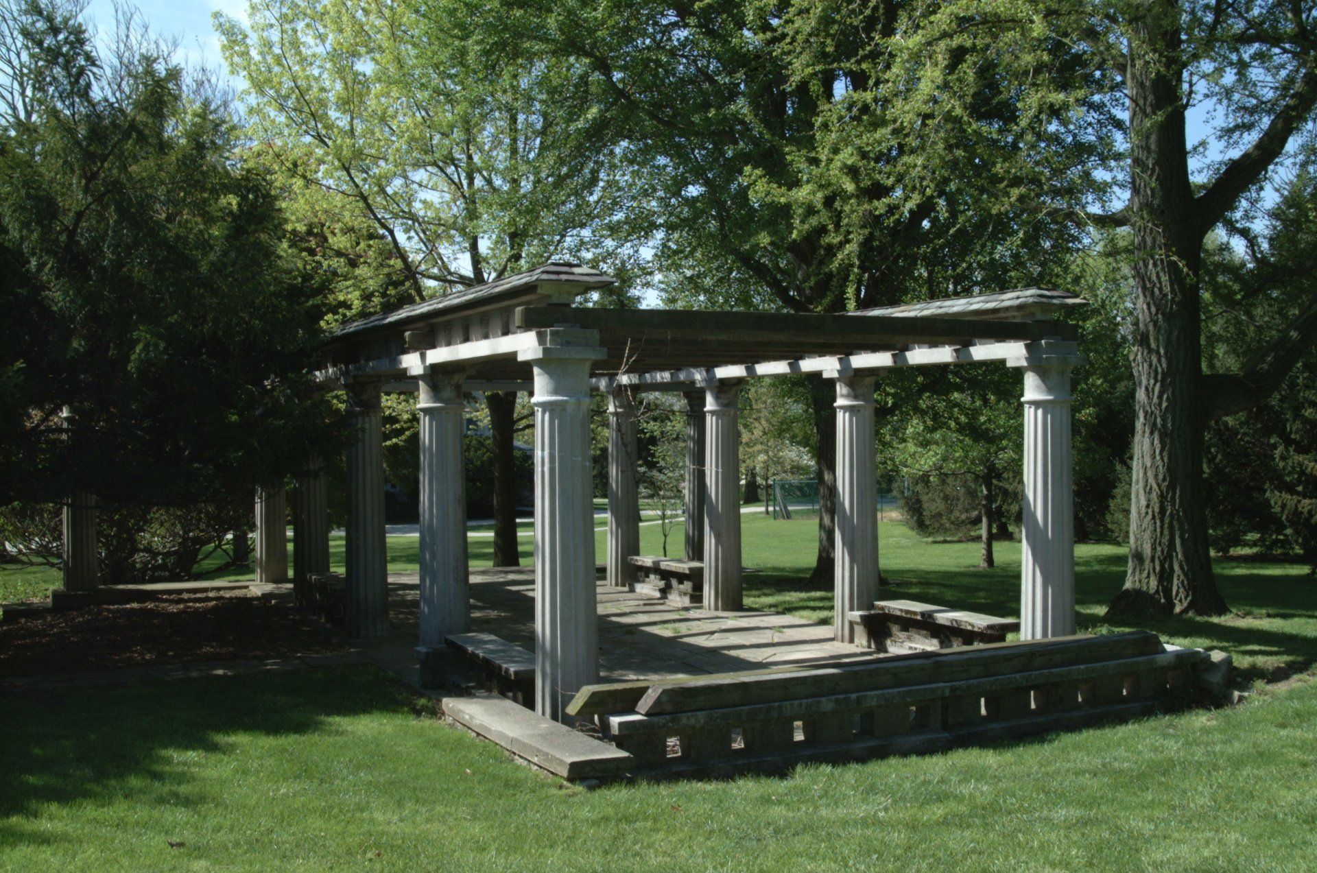 Entertaining Arbor in the yard of Côte Bonneville