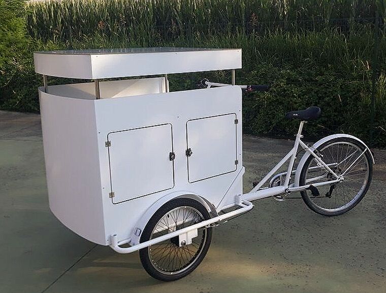 Ticiclo cargo bike promozionale con Banco Universale in alluminio per Info Point, degustazioni,promozione prodotti e pubblicità